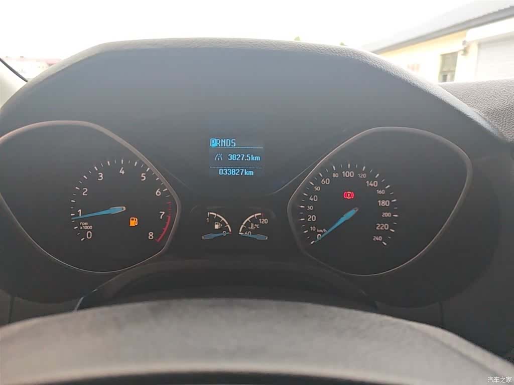 Ford Focus, 2019 12
