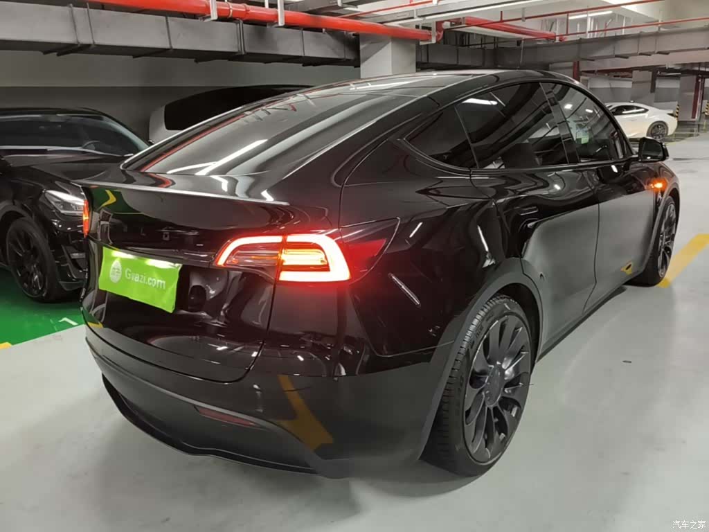 Tesla Model Y, 2022 7