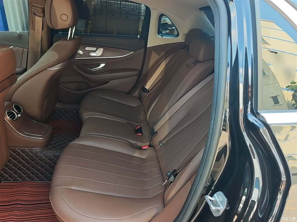 Mercedes-Benz E-Class, 2023 17