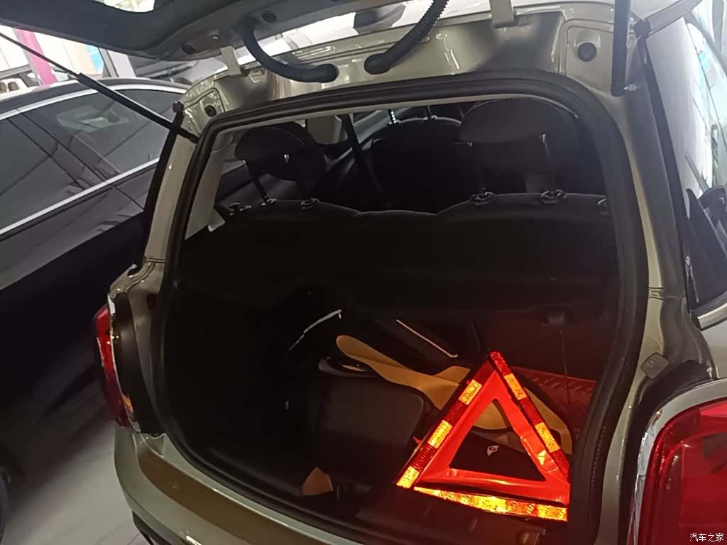 Mini ONE, 2023 19