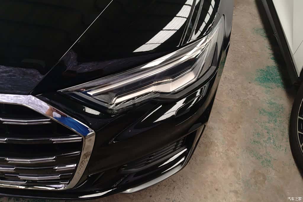 Audi A6L, 2019 все фото