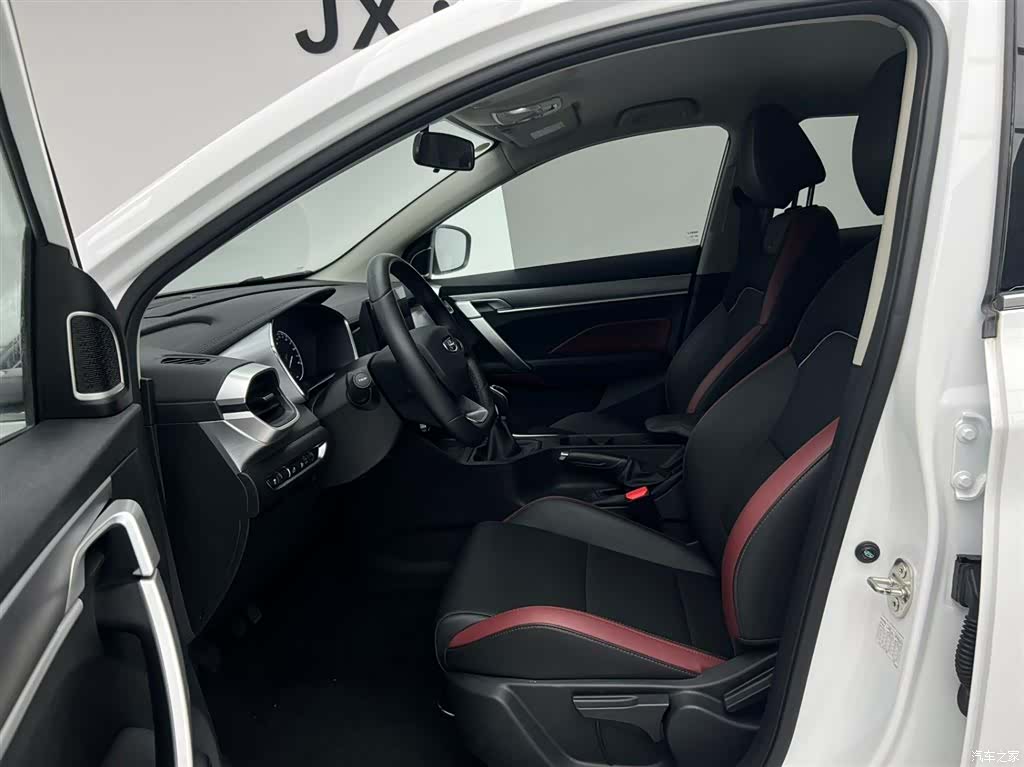 Geely Coolray, 2022 13