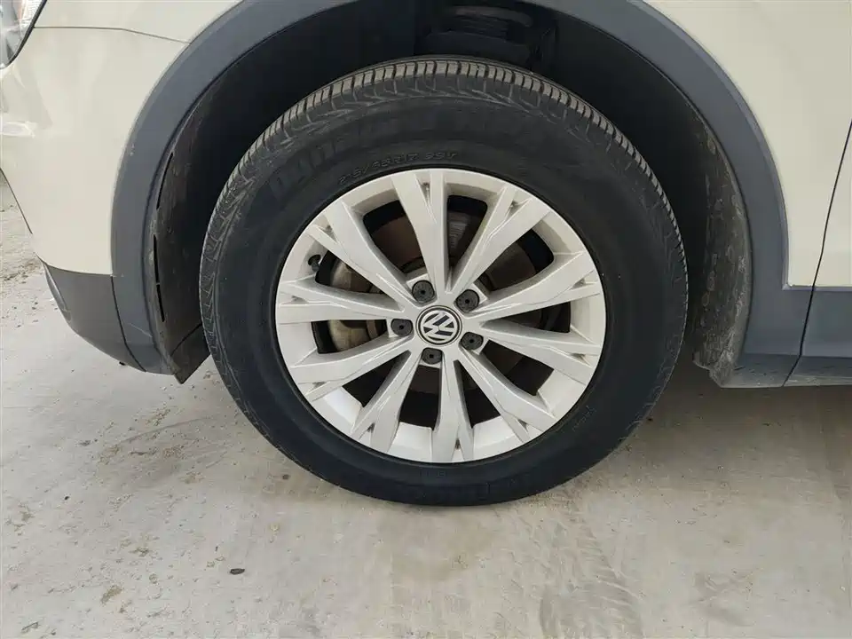 Volkswagen Tiguan L Volkswagen Tiguan L