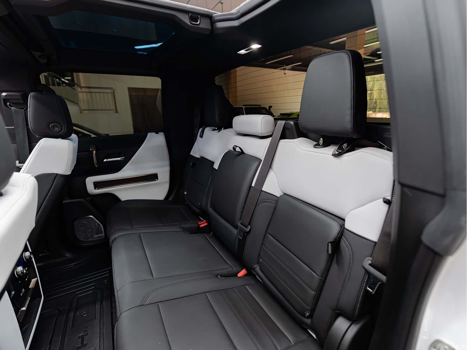Hummer 3X, 2025 12