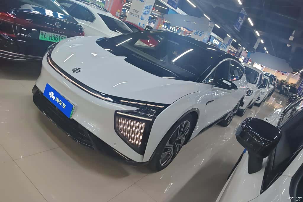 HiPhi X, 2024 1