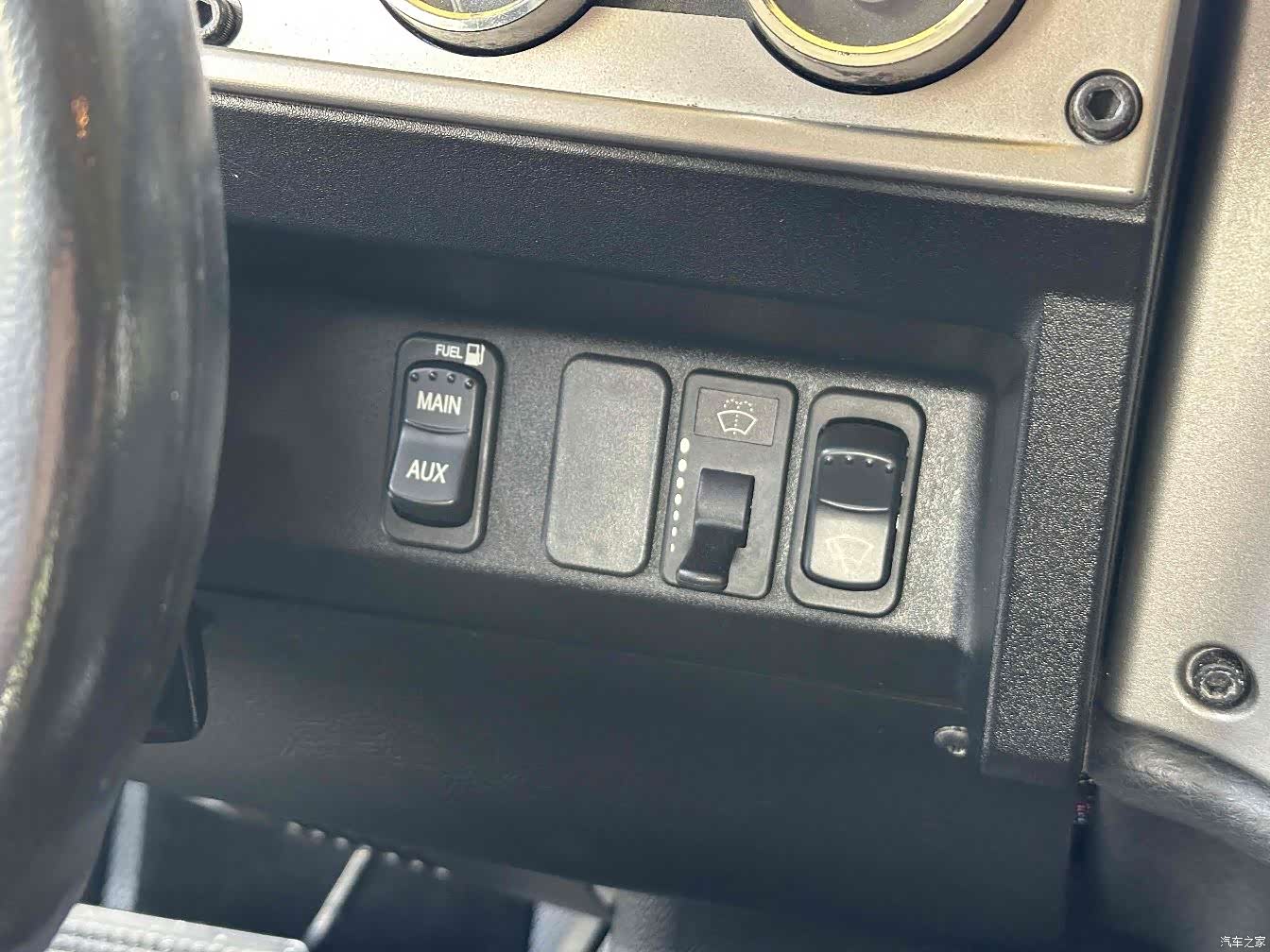 Hummer H1, 2012 17