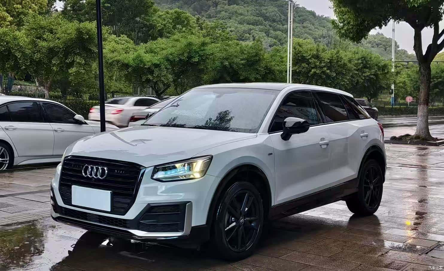 Audi Q2L, 2019 1