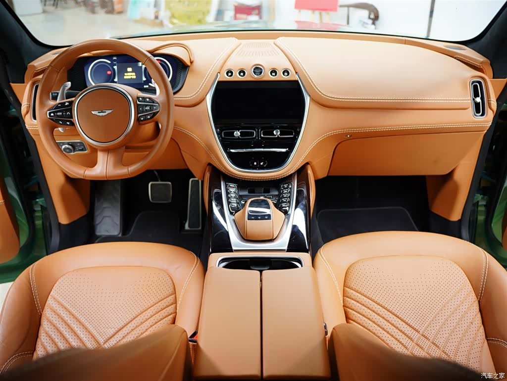 Aston Martin DBX, 2023 50
