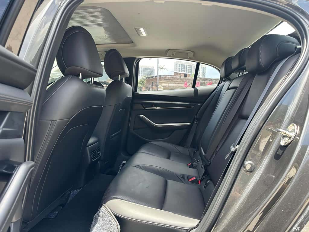 Mazda Mazda3, 2023 все фото