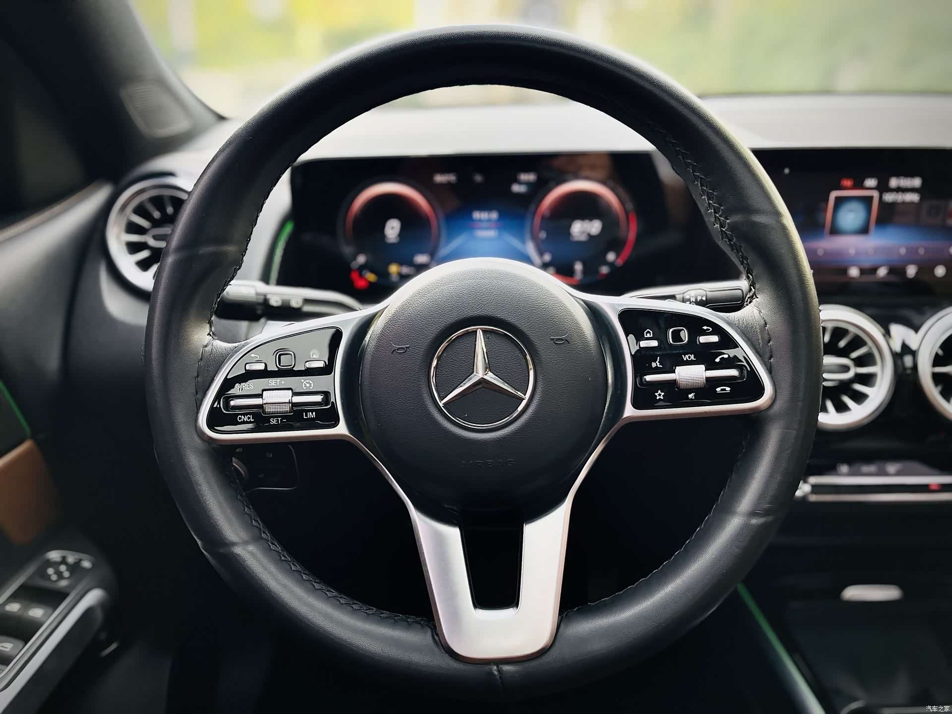Mercedes-Benz GLB, 2021 11