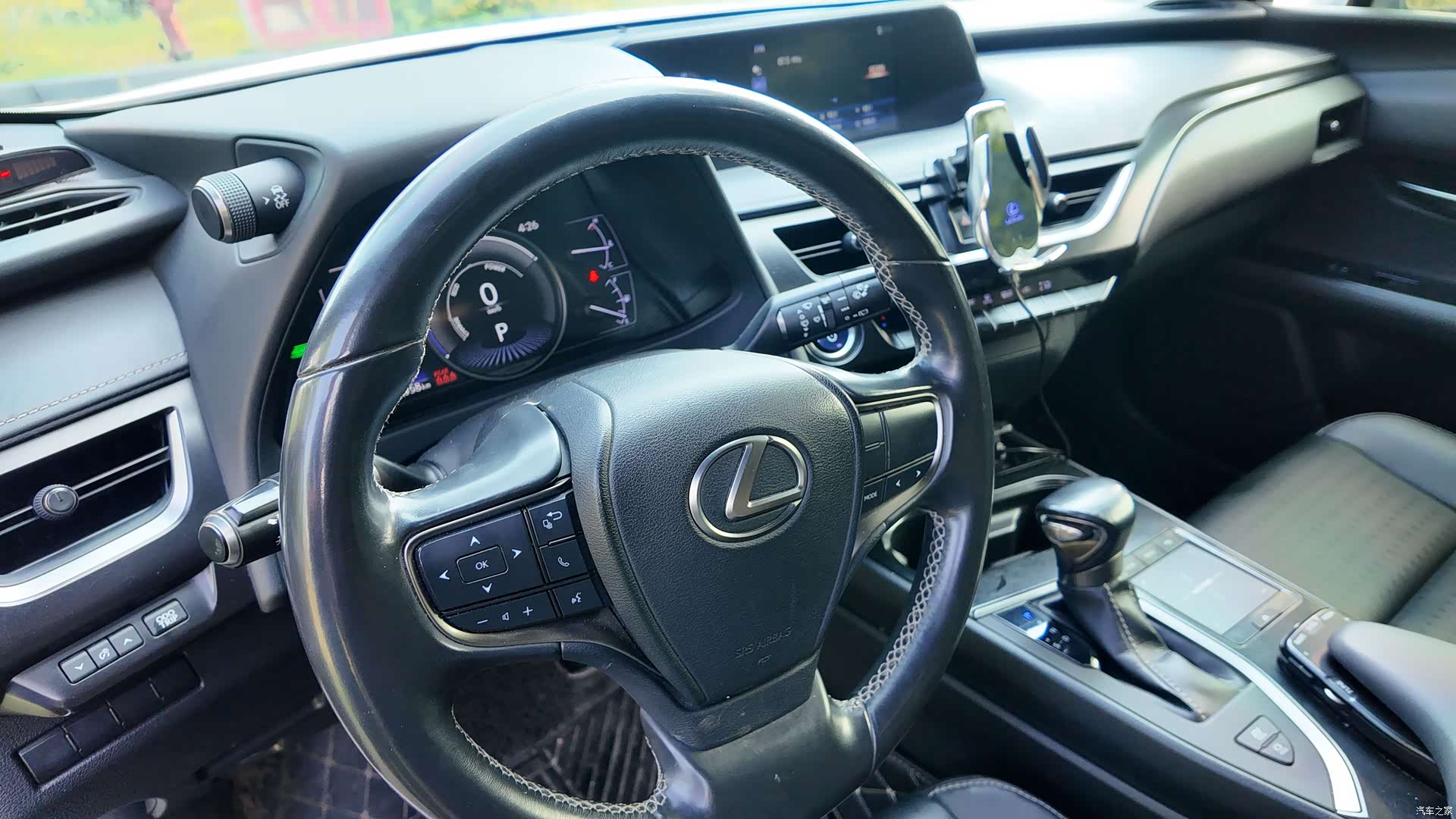 Lexus UX, 2019 44