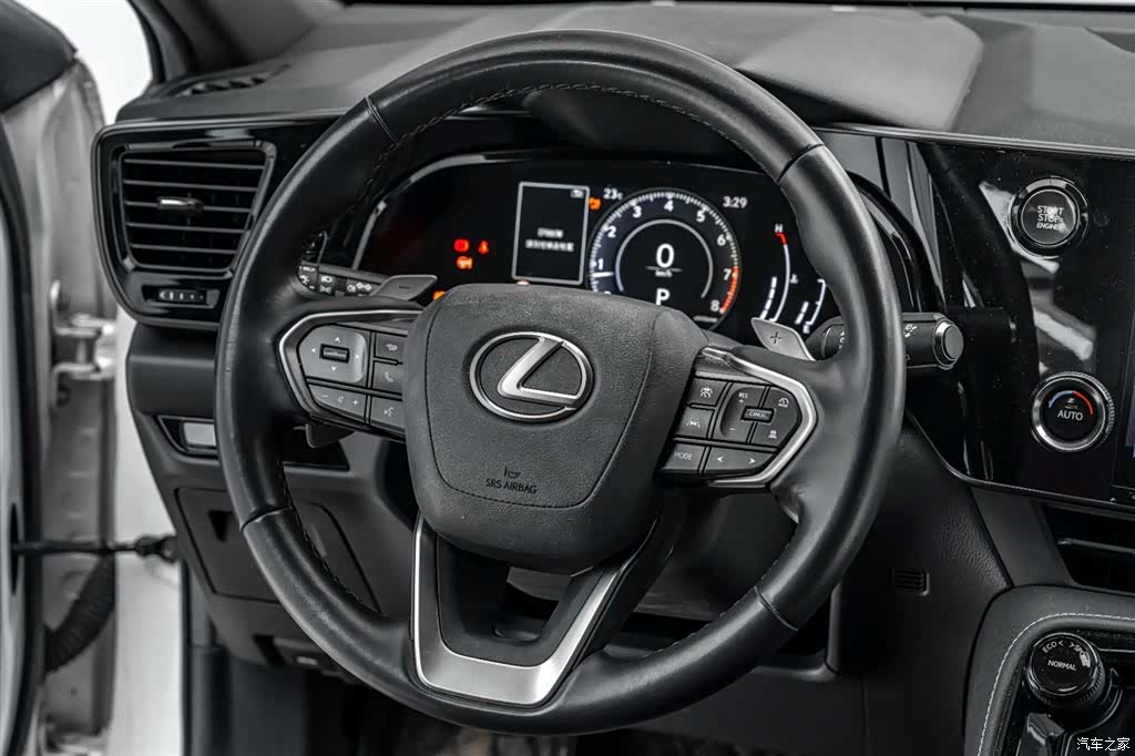 Lexus NX, 2023 27