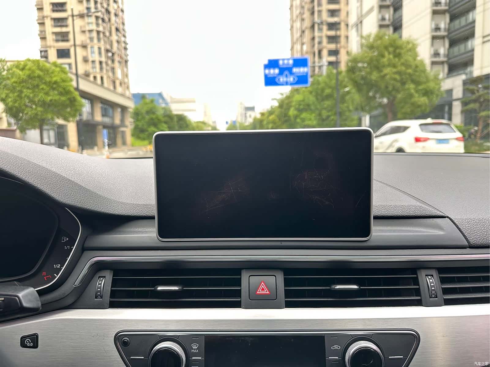 Audi A4L, 2019 12