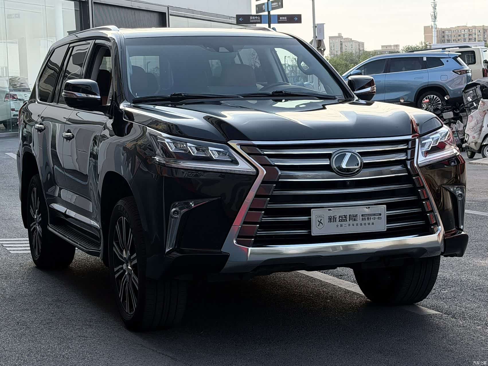Lexus LX, 2019 1
