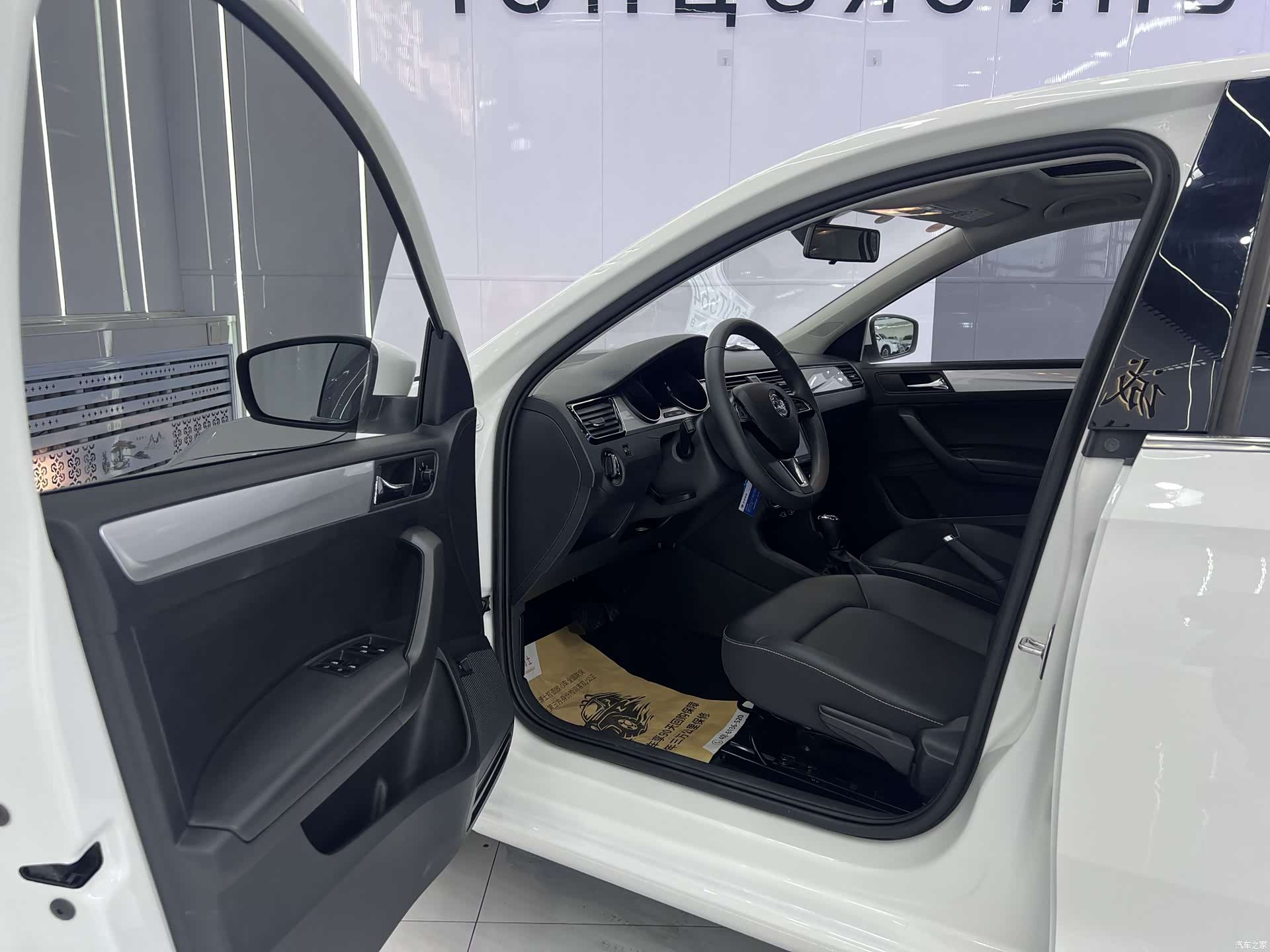 Skoda Rapid, 2022 7