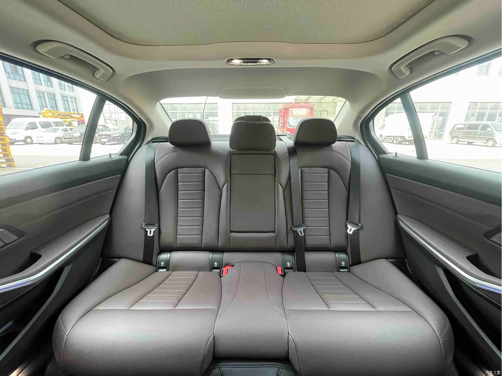 BMW 3 Series, 2019 14