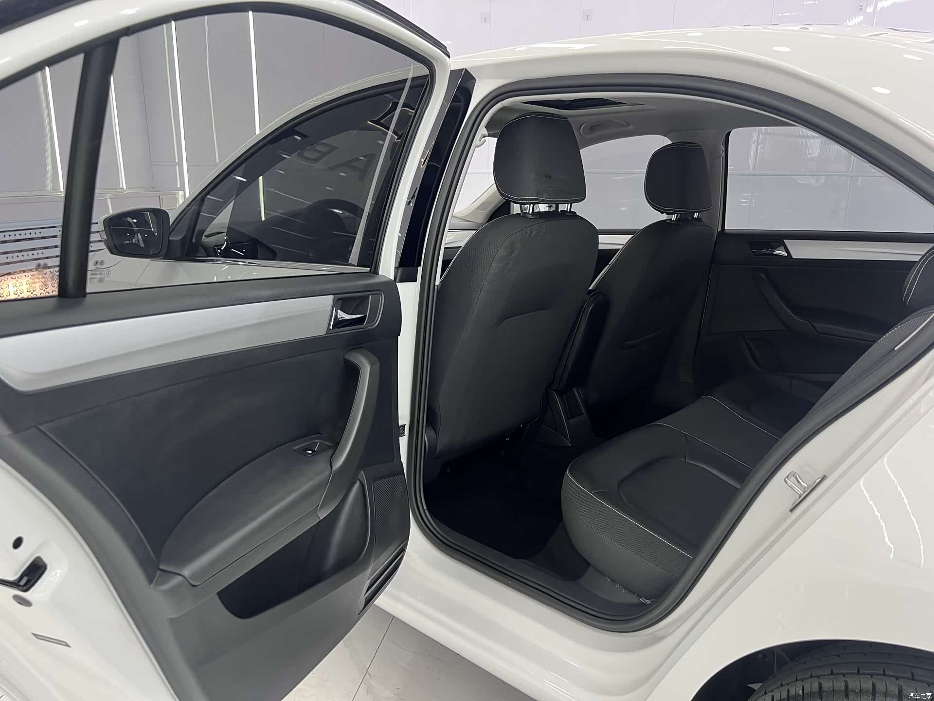 Skoda Rapid, 2022 13