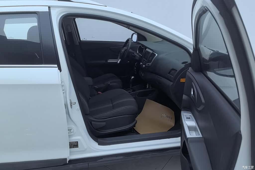 DongFeng AX3, 2016 8