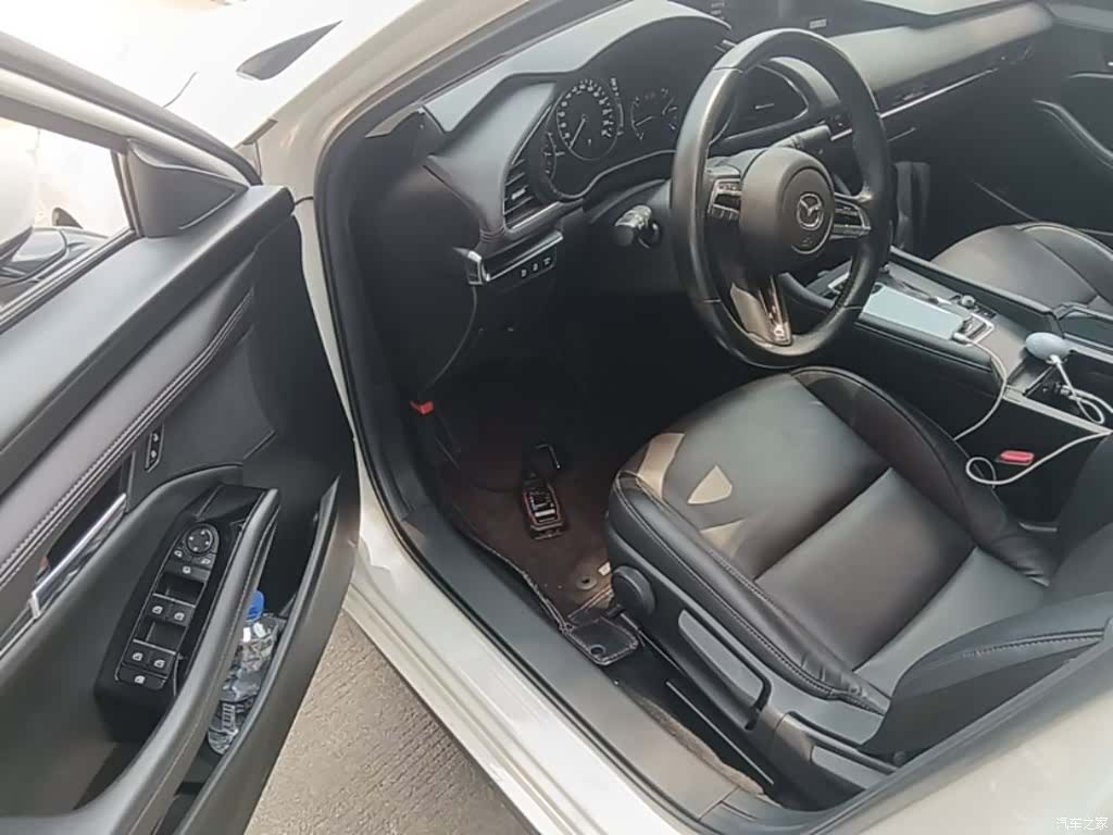 Mazda Mazda3, 2020 16