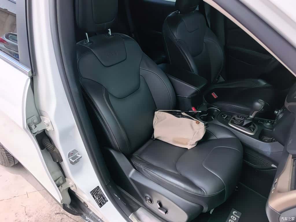 Jeep Cherokee, 2017 25