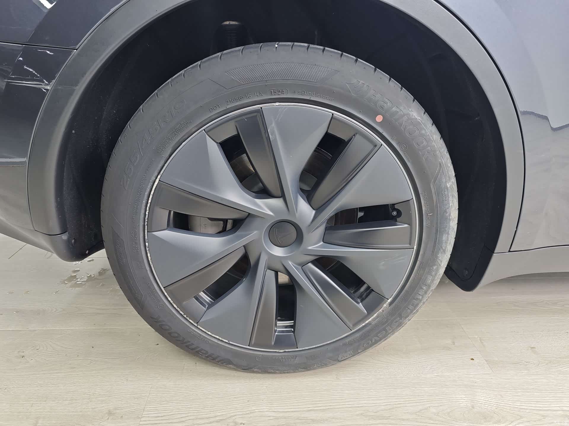 Tesla Model Y, 2024 57