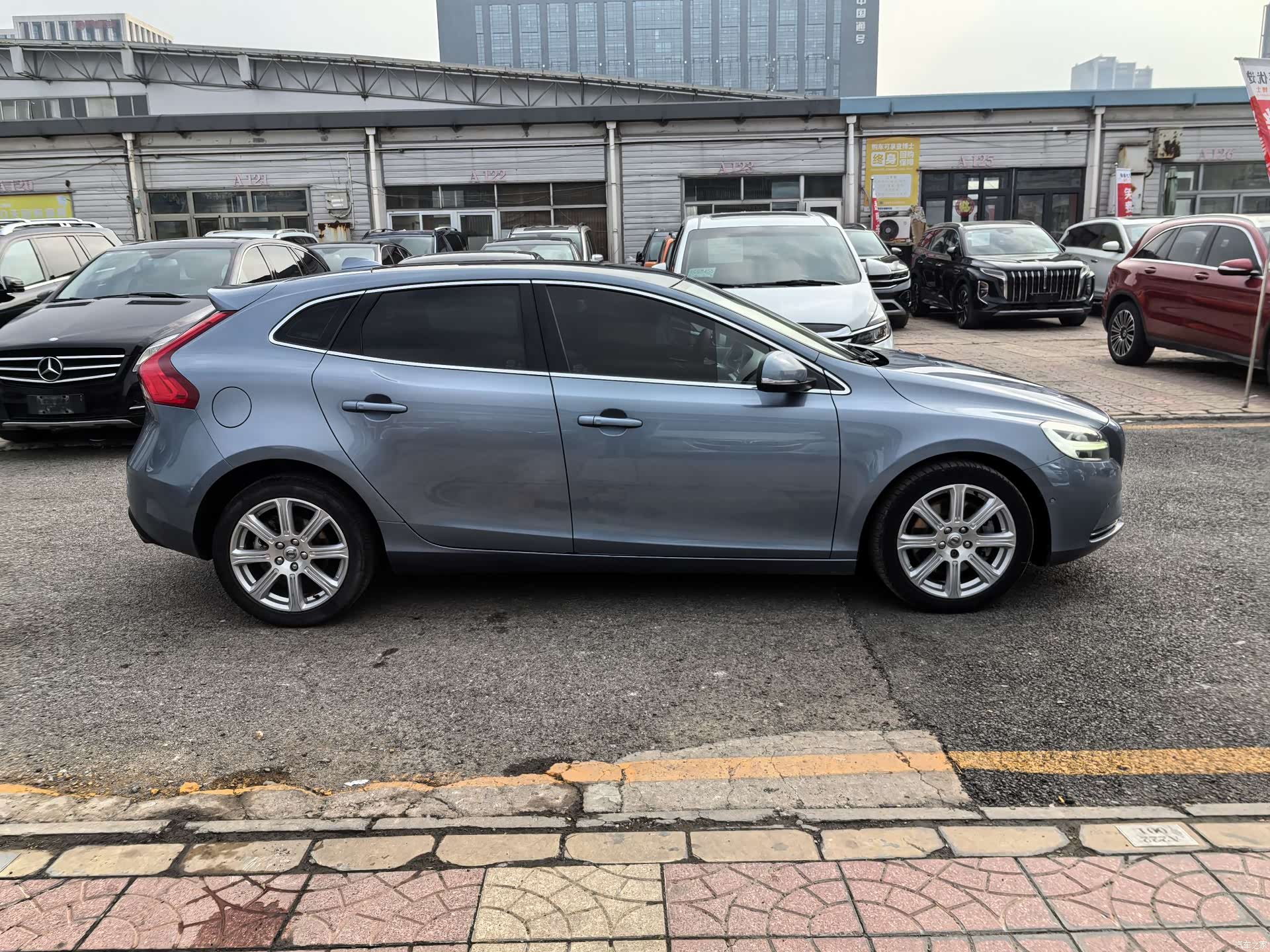 Volvo V40, 2018 4