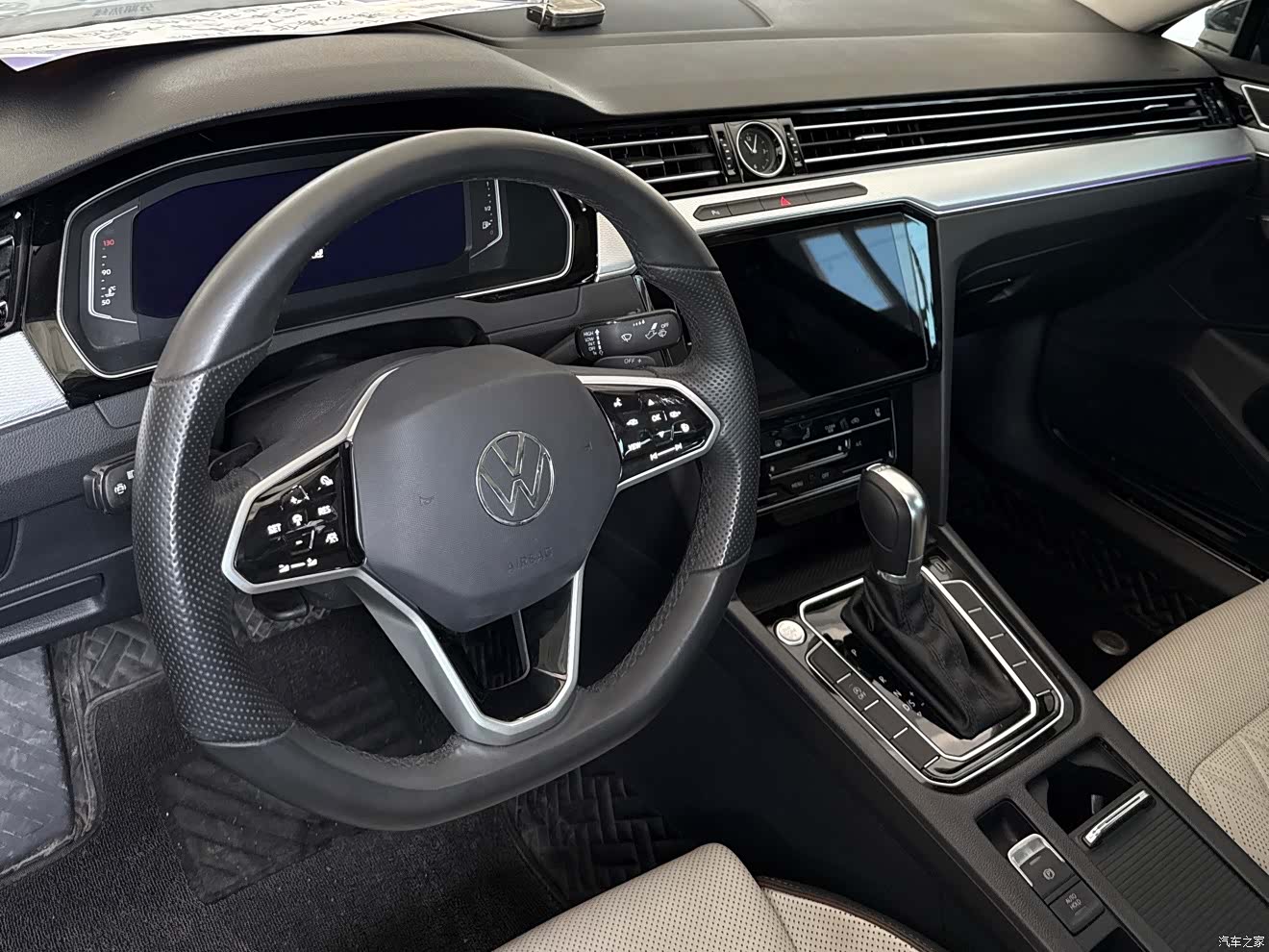 Volkswagen Magotan, 2025 10