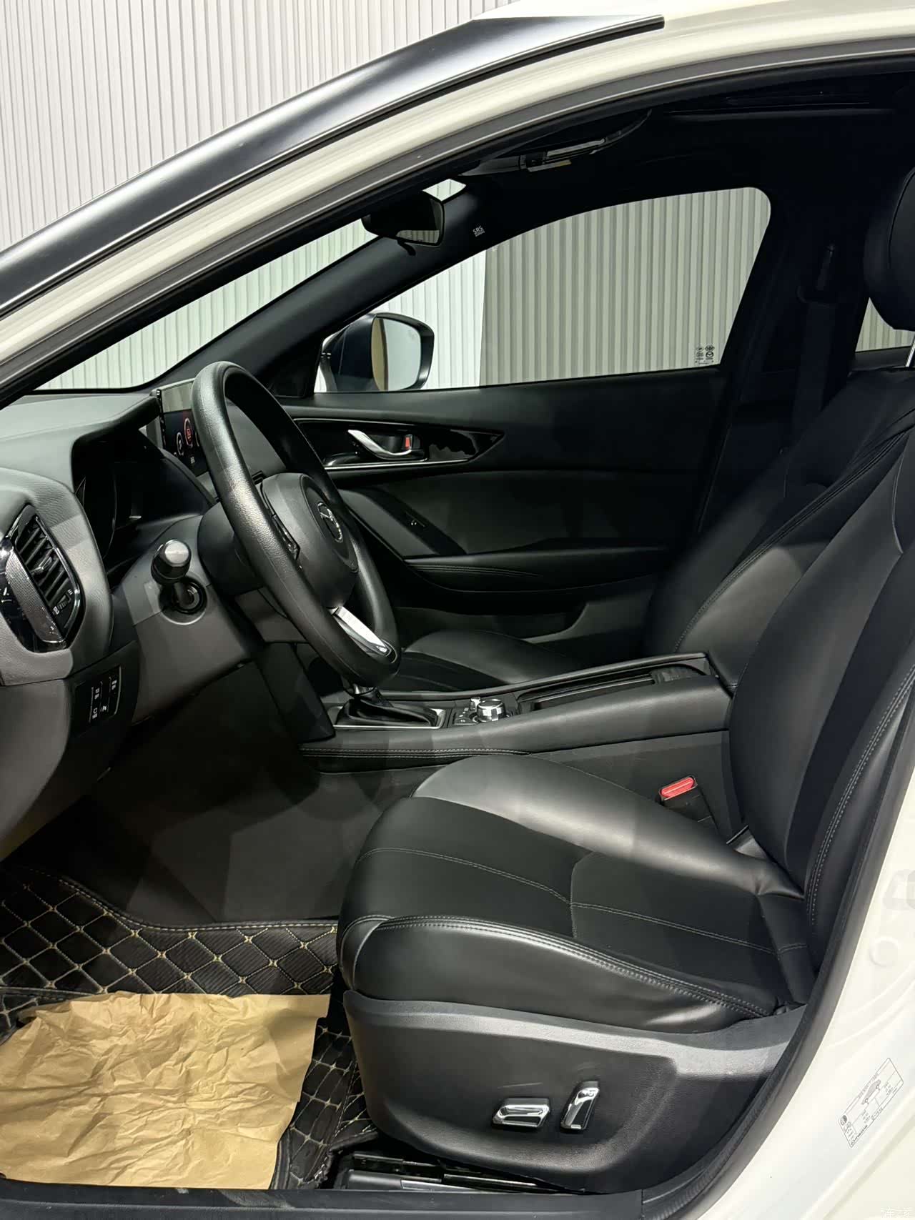 Mazda CX-4, 2023 20