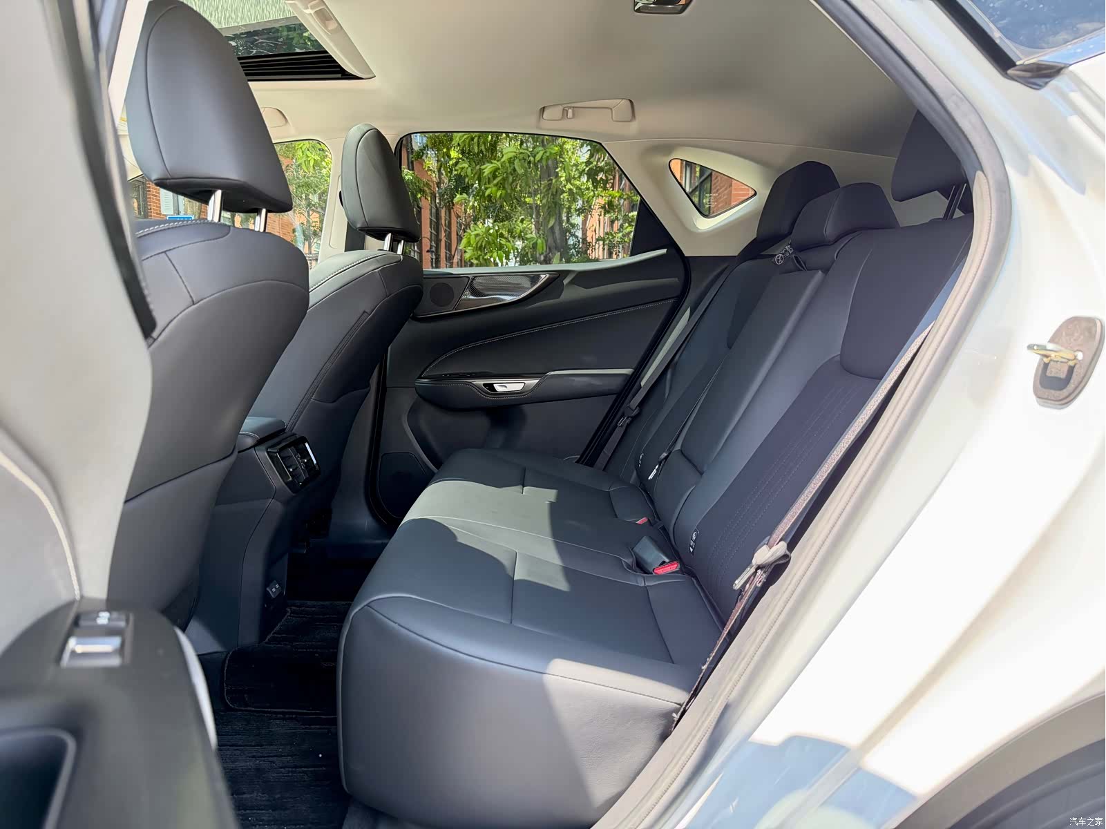 Lexus NX, 2024 10