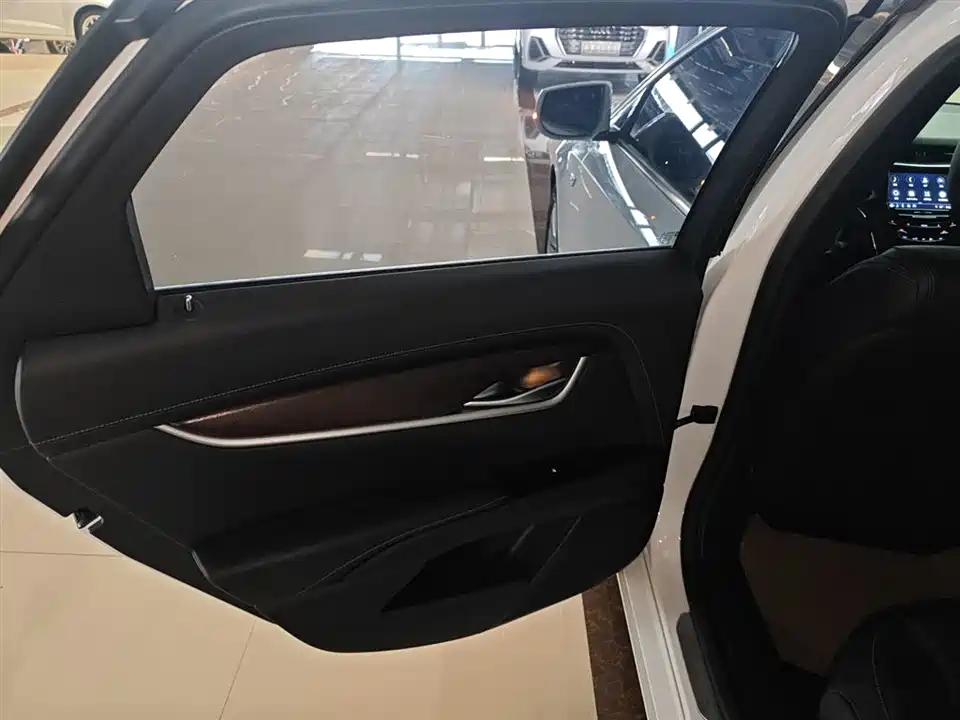 Cadillac XTS