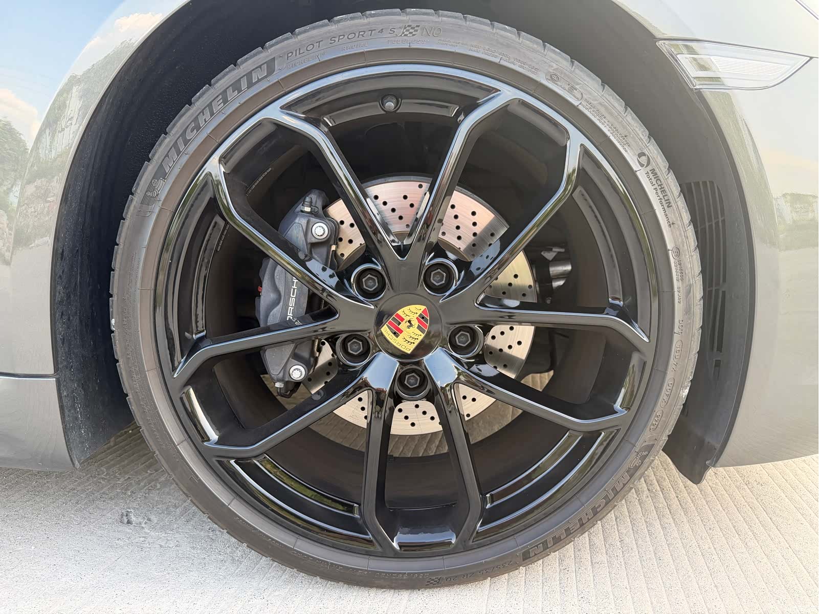 Porsche Boxster, 2024 все фото