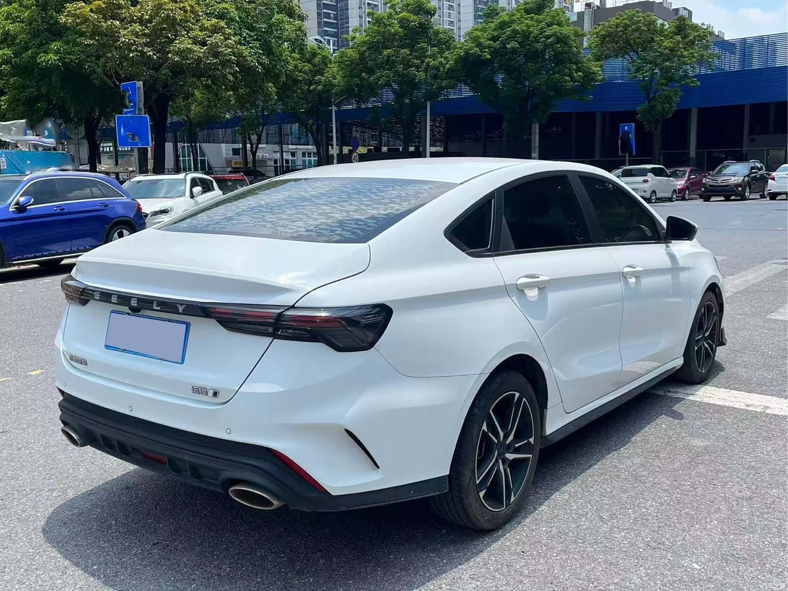 Geely Binray, 2022 6