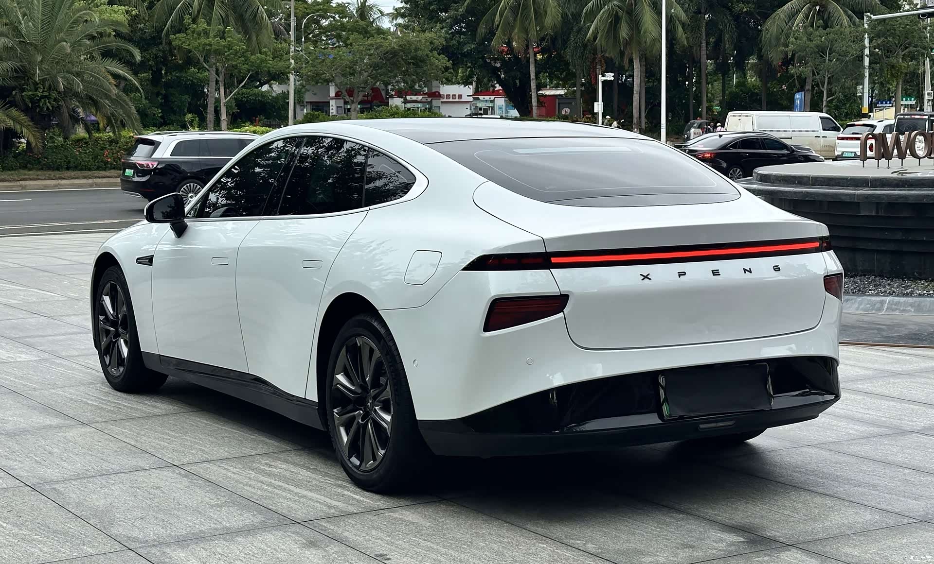 Xpeng P7, 2021 8