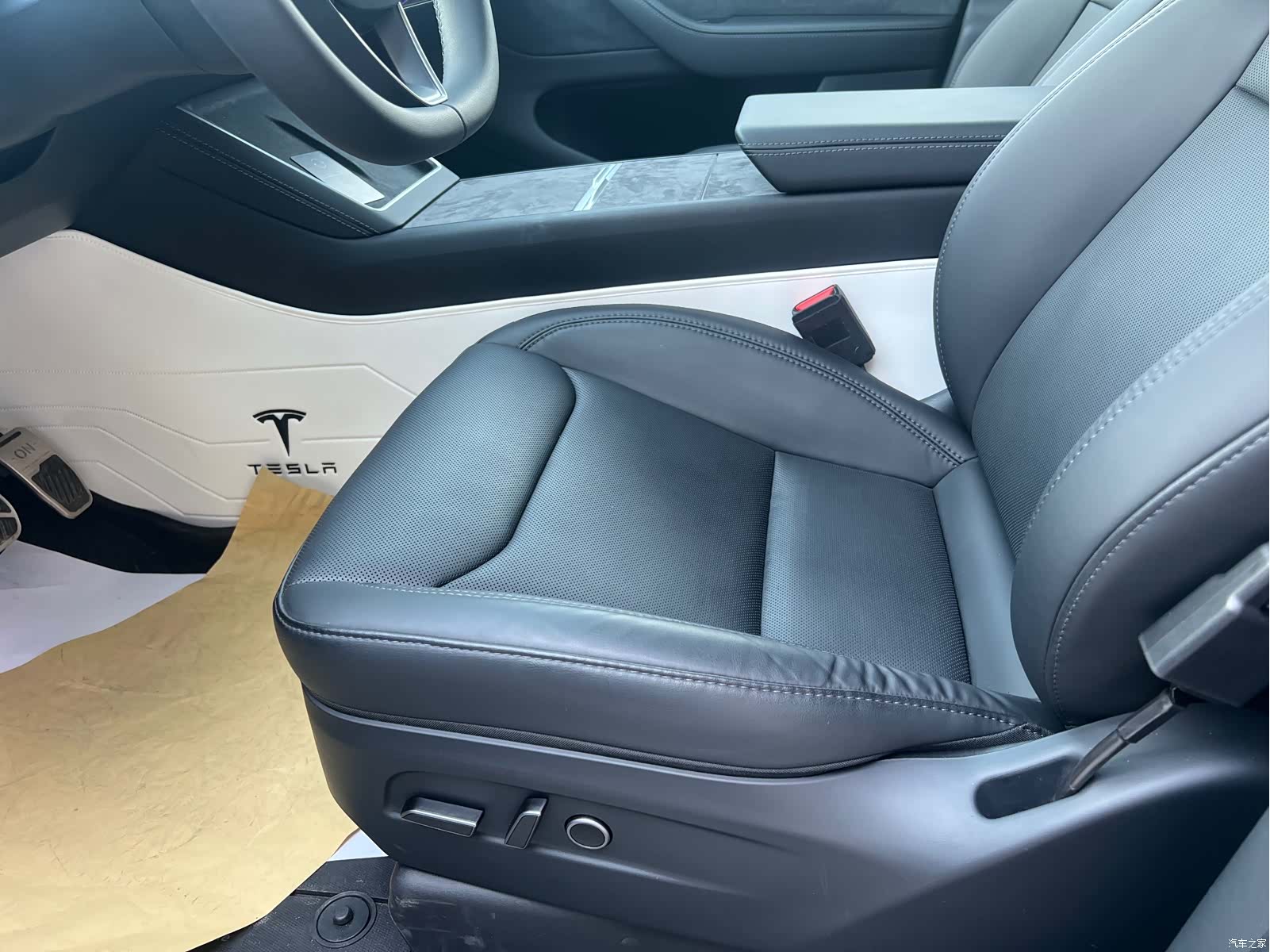 Tesla Model Y, 2025 9