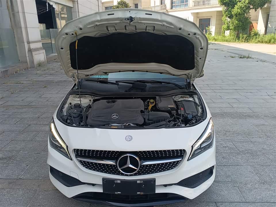 Mercedes-Benz CLA