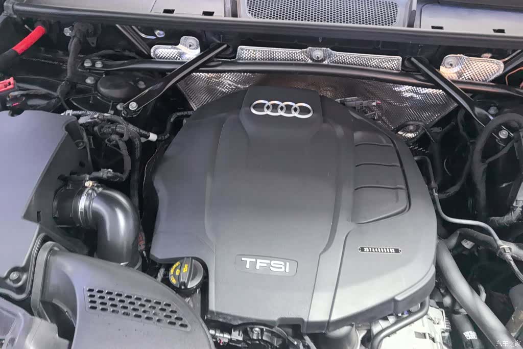 Audi Q5L, 2022 10