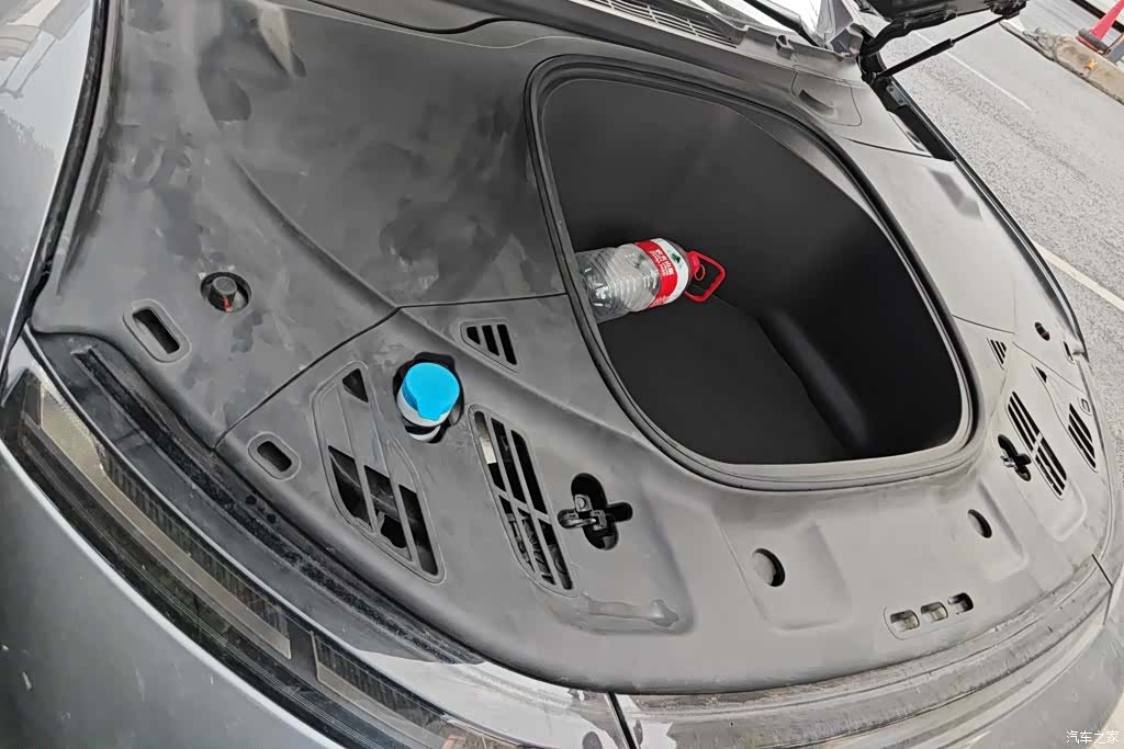 Xpeng P7, 2021 10