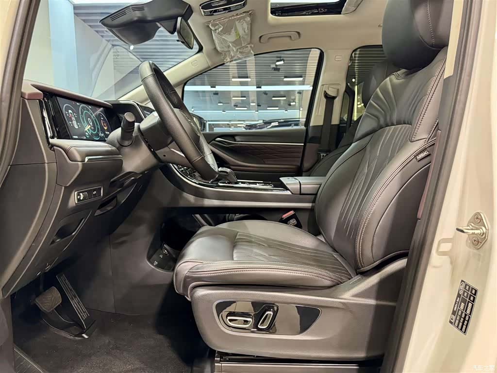 Trumpchi M8, 2025 18