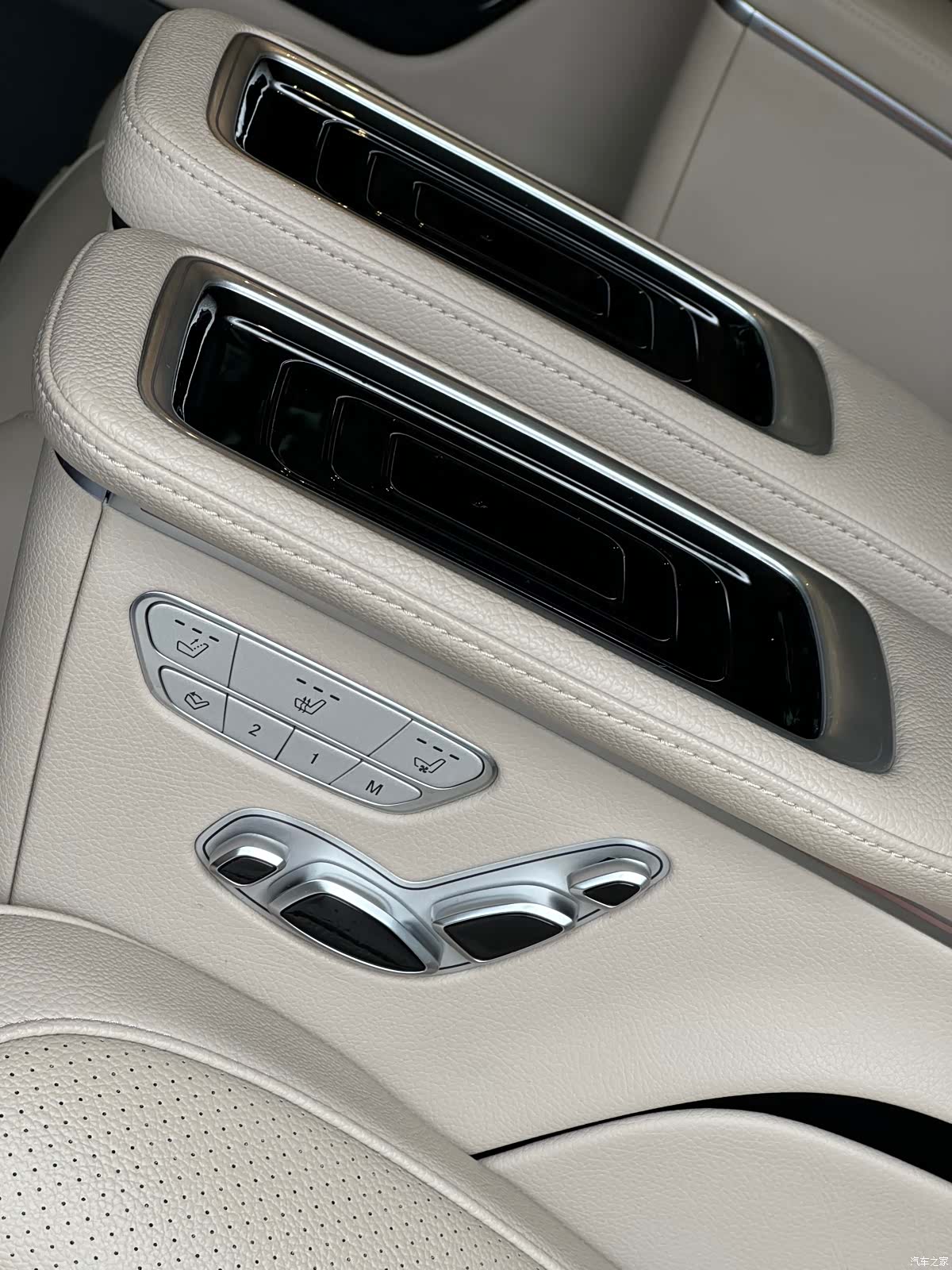 Mercedes-Benz V-Class, 2022 12