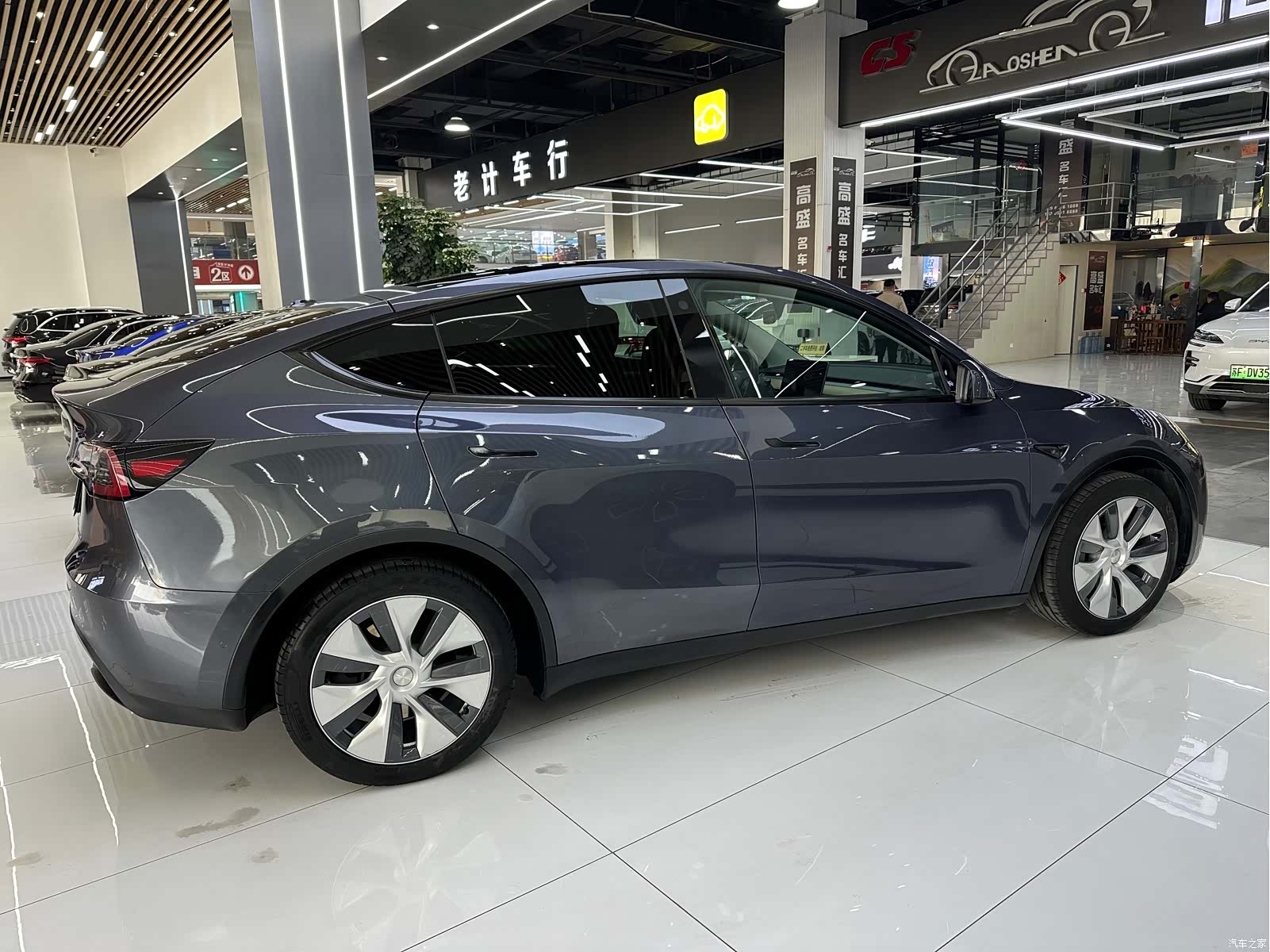 Tesla Model Y, 2023 20