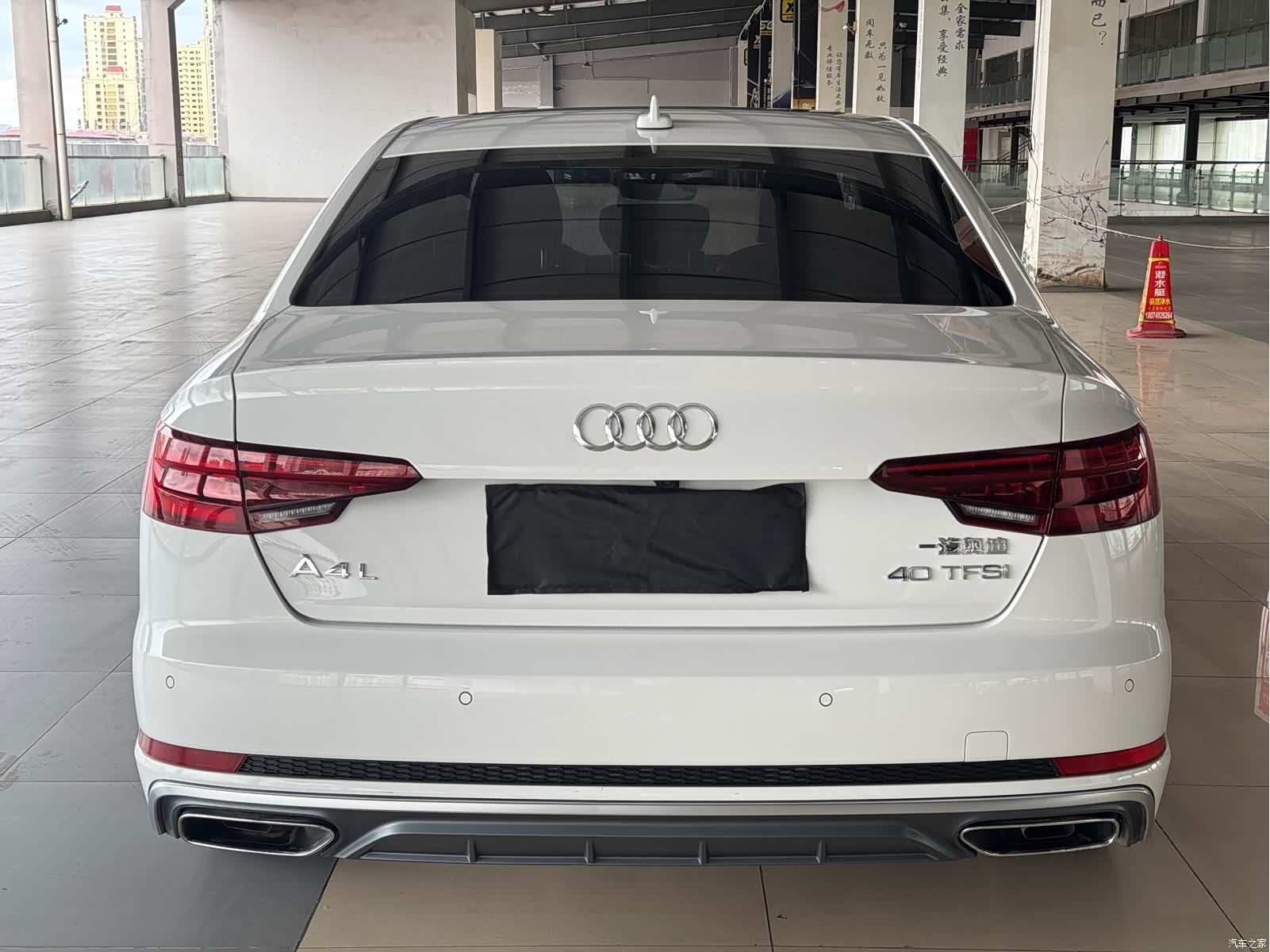 Audi A4L, 2020 все фото