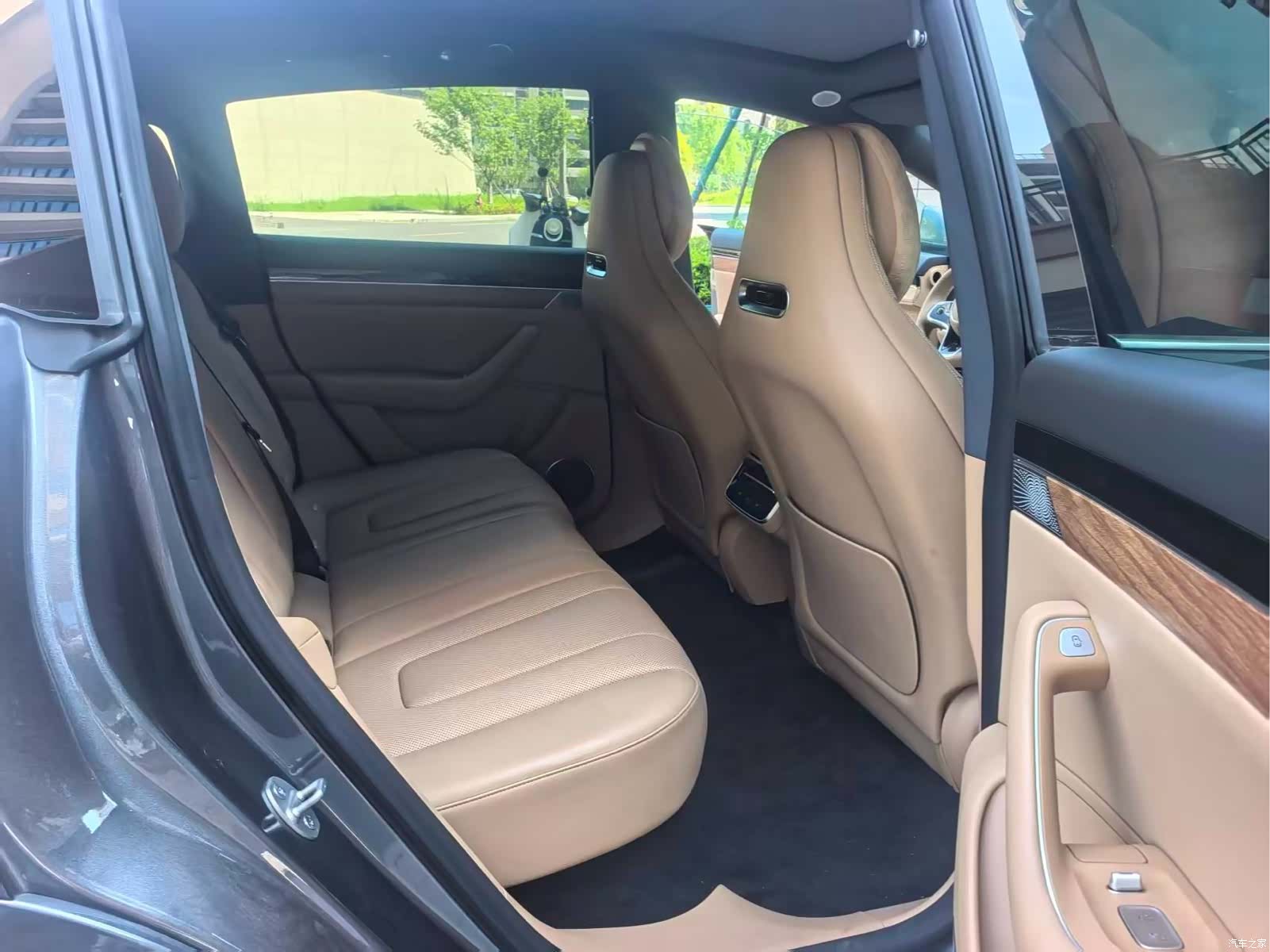 Luxeed R7, 2025 11