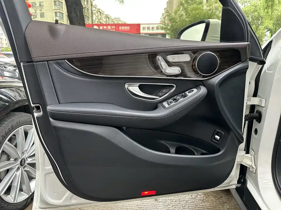 Mercedes-Benz GLC Mercedes-Benz GLC