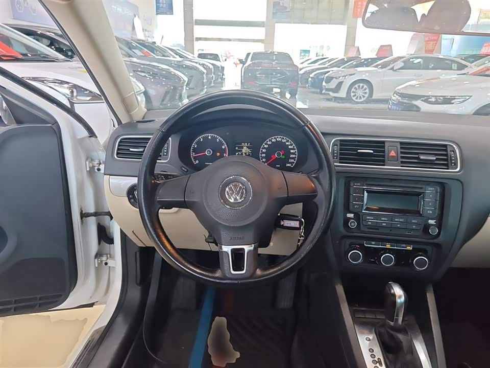 Volkswagen Sagitar
