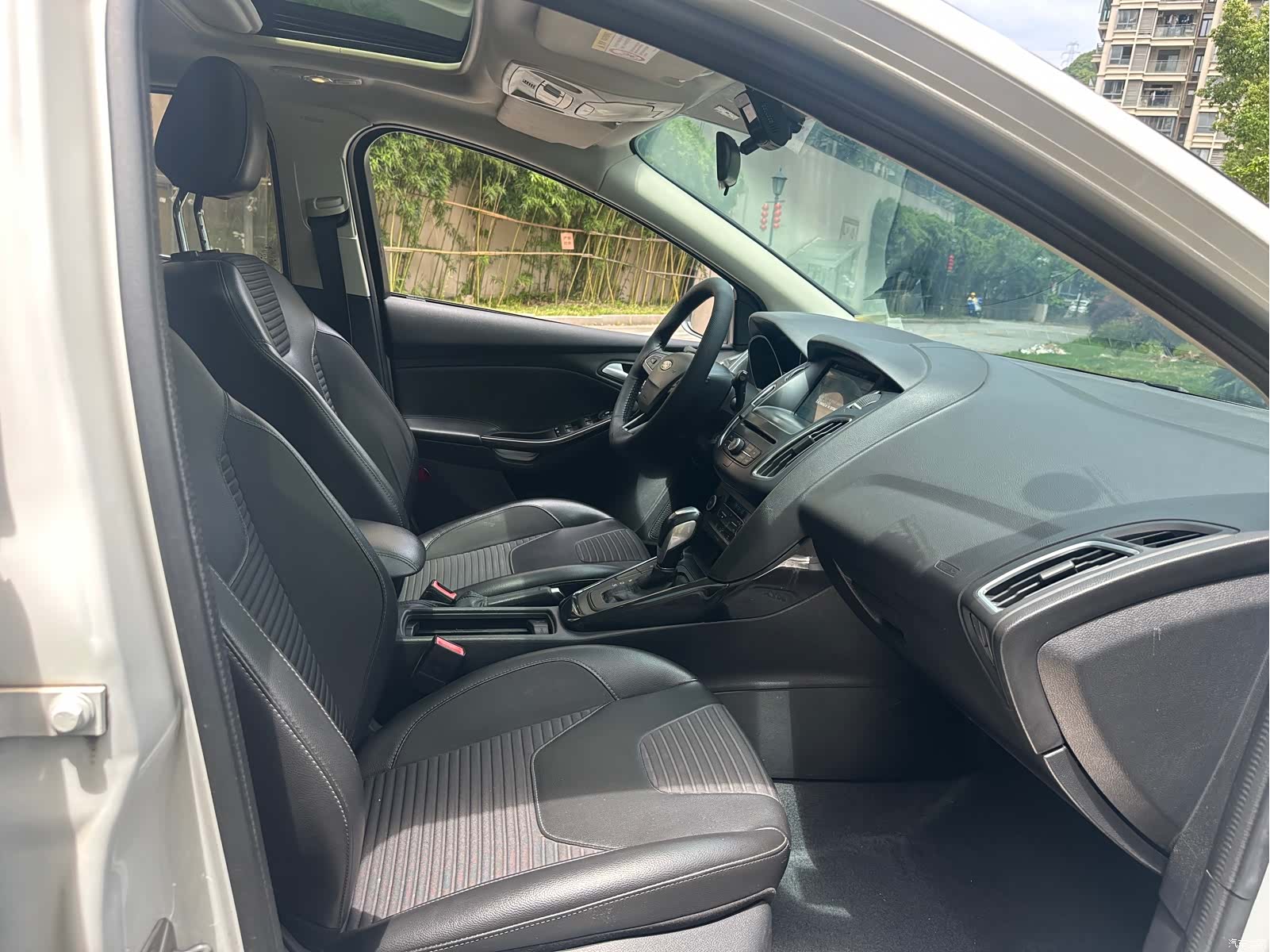 Ford Focus, 2019 10