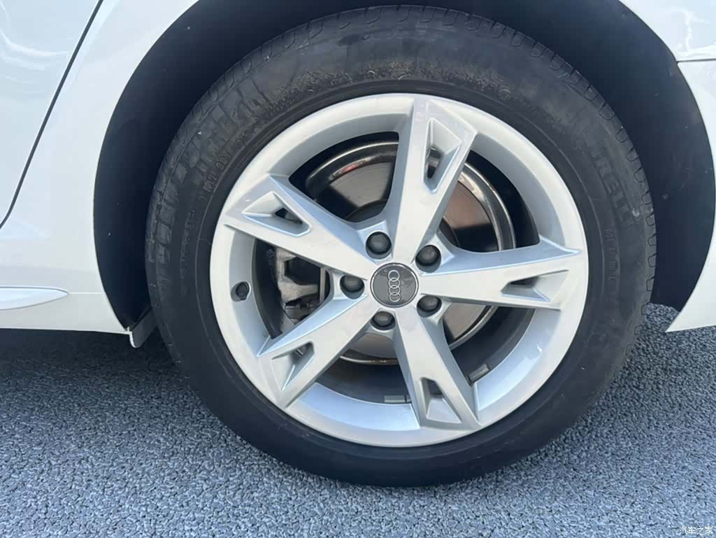 Audi A4L, 2018 23