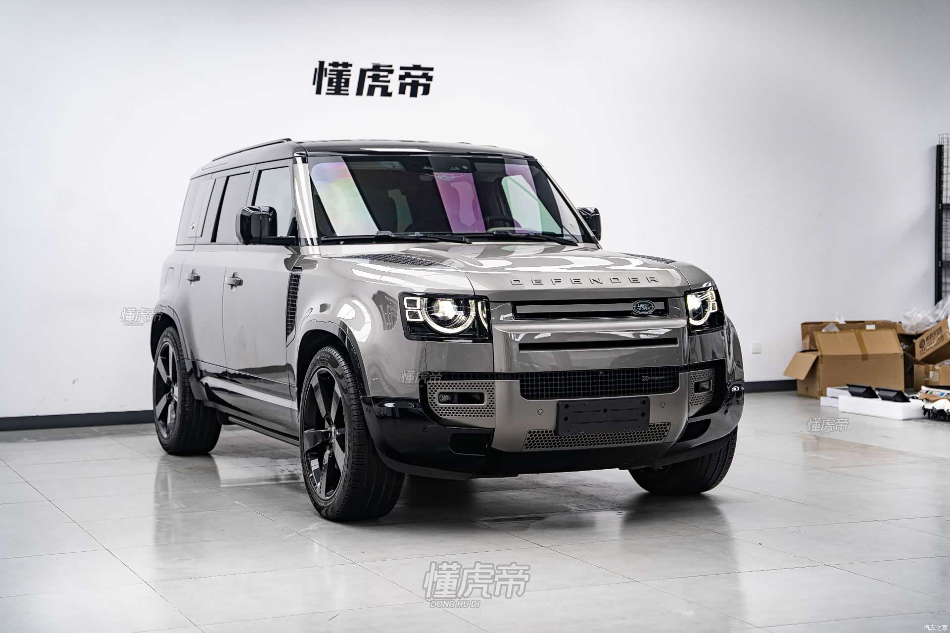 Land Rover Defender, 2021 4