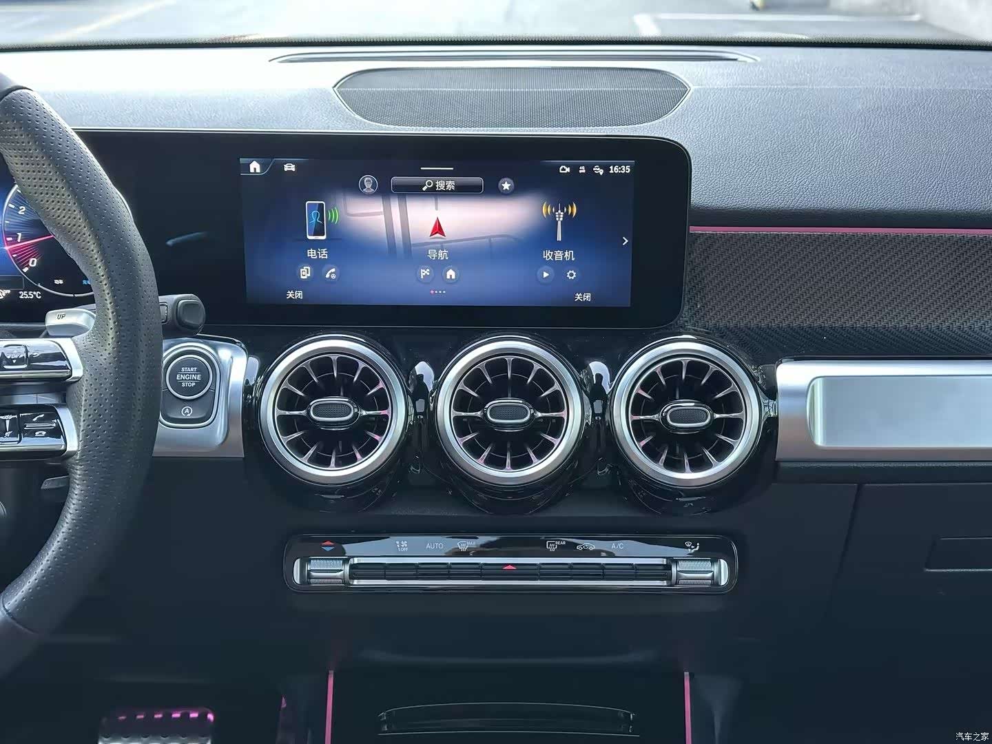 Mercedes-Benz GLB, 2025 11