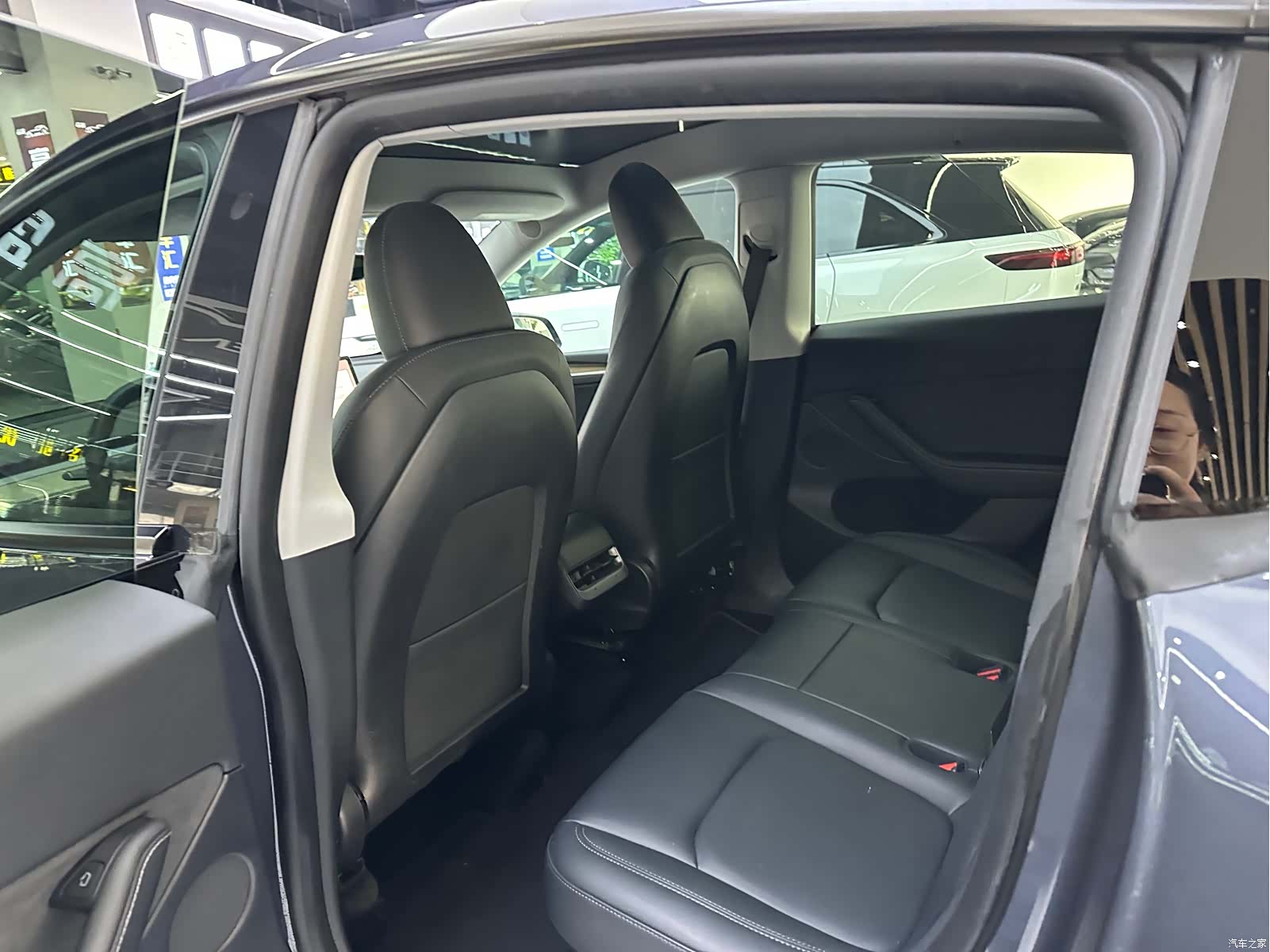 Tesla Model Y, 2023 14