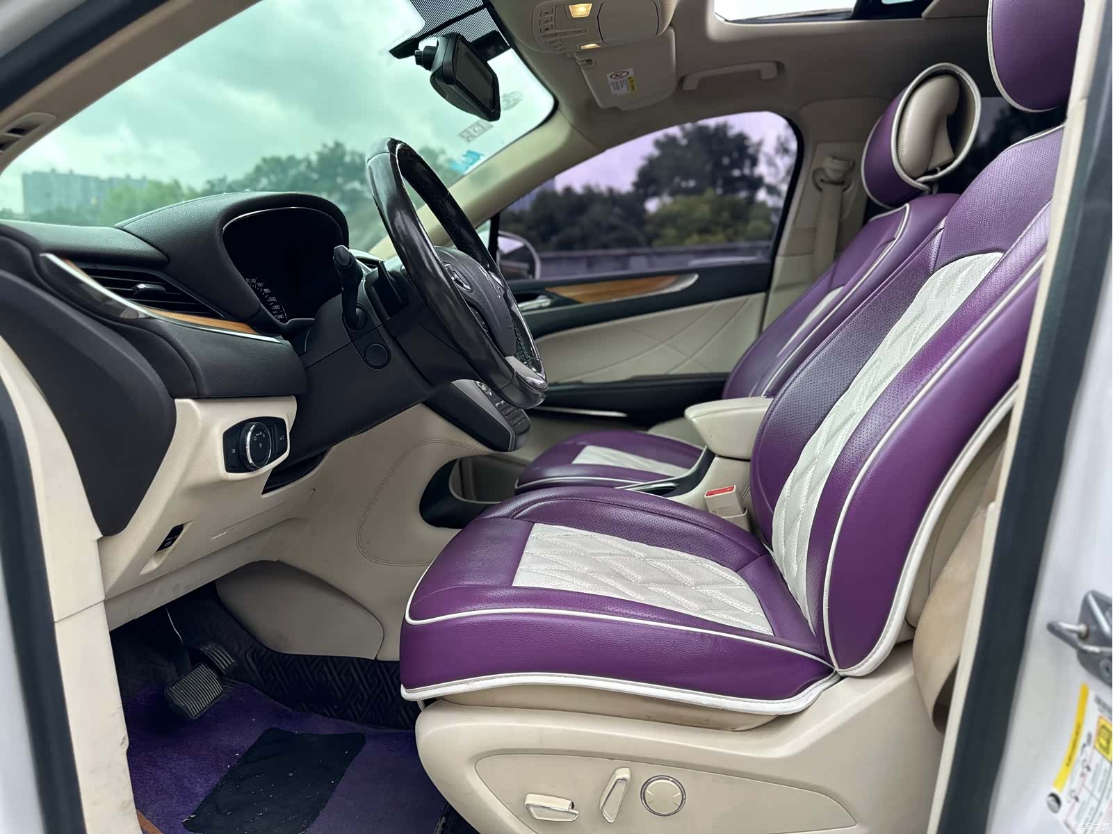 Lincoln MKC, 2015 11